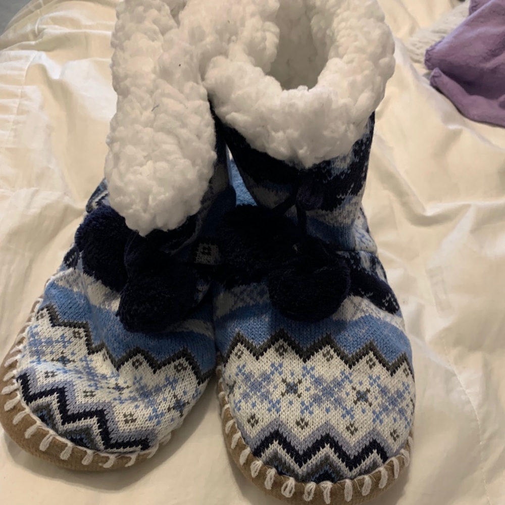 NWT muk luks bootie slippers size L/XL
